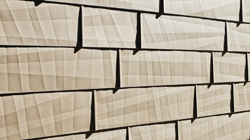Panel elewacyjny FX.12 z charakterystycznymi krawędziami, P.10 brąz piaskowy