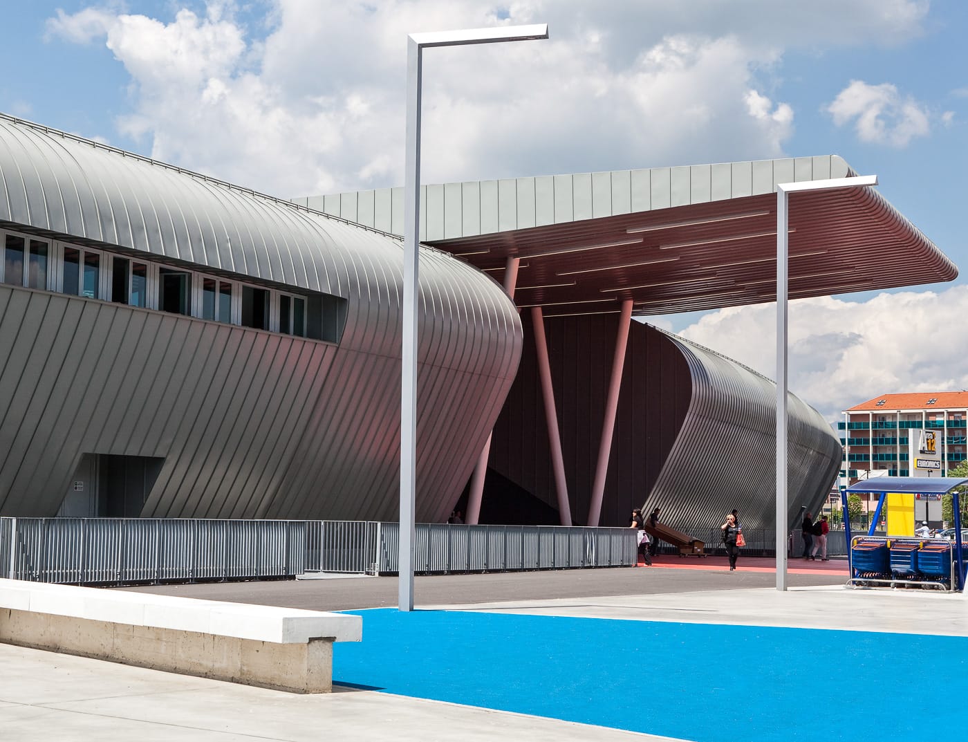 Obiekty referencyjne PREFA Systemy elewacyjne System fasadowy Prefalz® 08 P.10 szarocynkowy