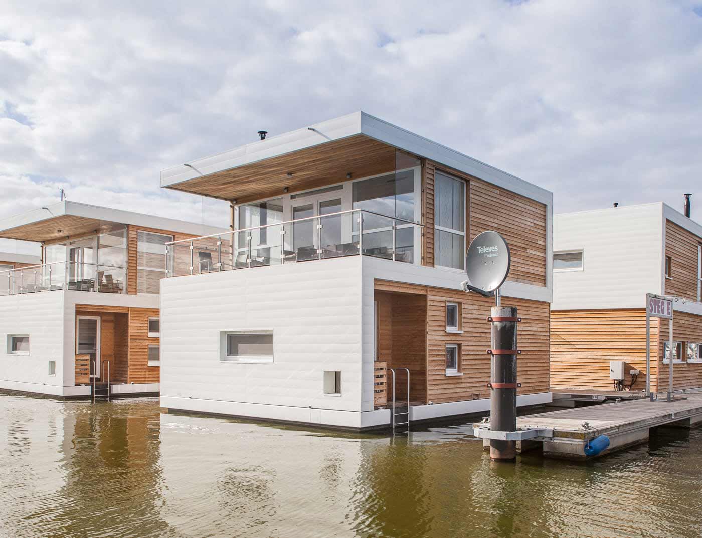 Obiekty referencyjne PREFA Systemy elewacyjne Siding 10 P.10 biały PREFA